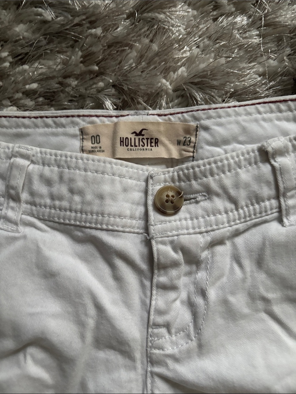Hollister White Cotton Blend Women's Shorts - Picture 2 of 3